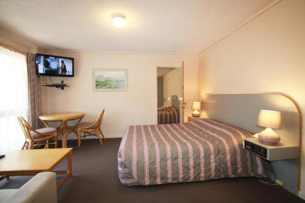Beaumaris Bay Motel — 2