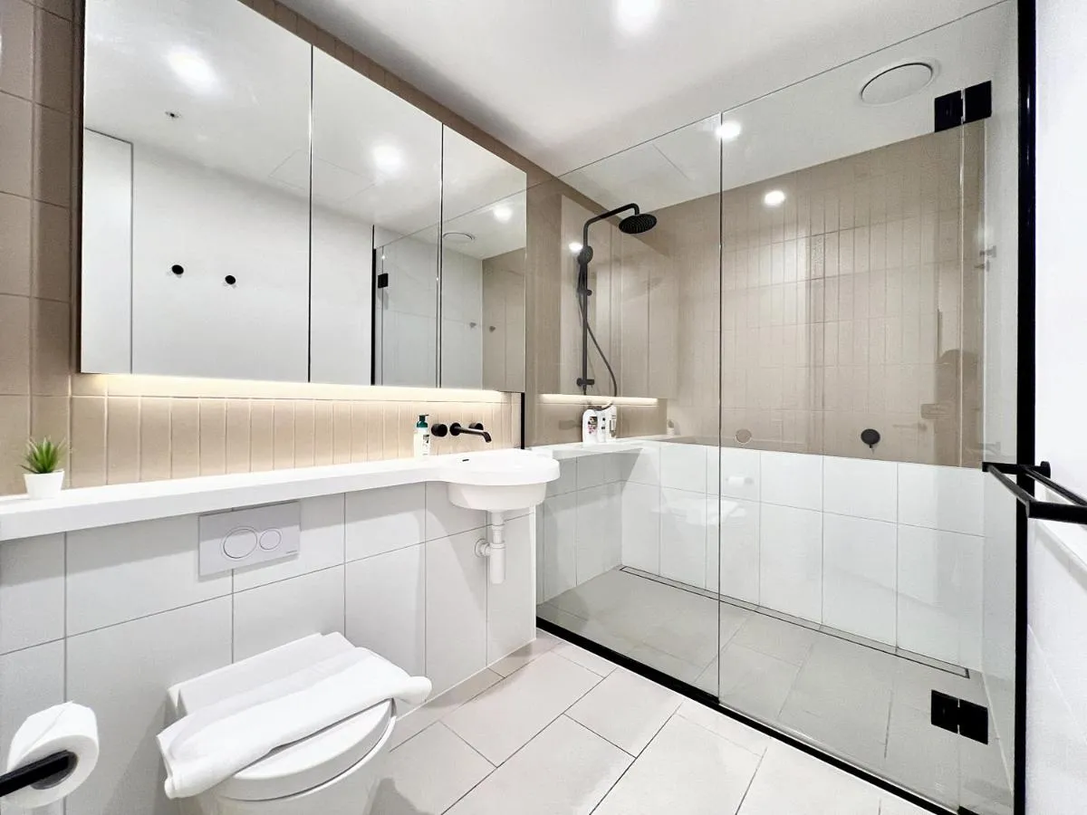 Beautiful 2B1B CBD Melbourne apartment — 3