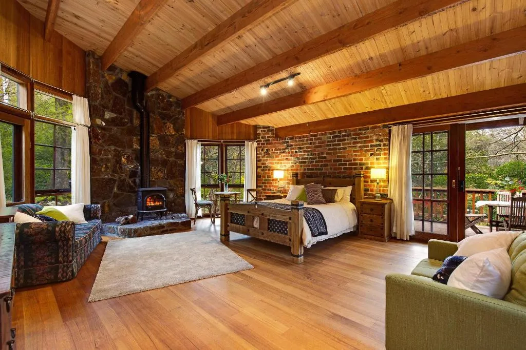Beech Suite – Rocky Creek Art Garden