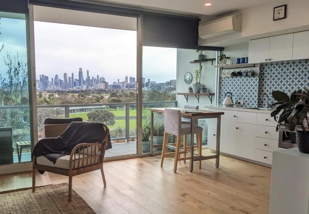 BestView St Kilda Spectacular Sunset Hideaway – boutique self-contained luxury apartment