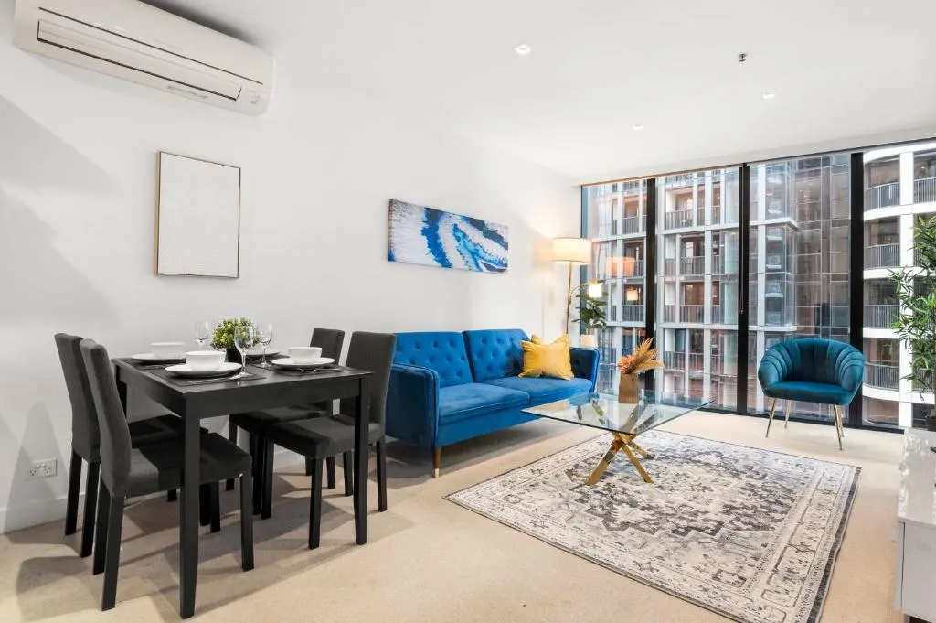Blue Haven at Marvel Stadium – Rooftop Pool & Free Parking