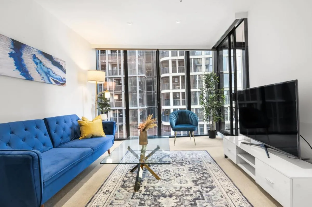 Blue Haven at Marvel Stadium – Rooftop Pool & Free Parking — 2