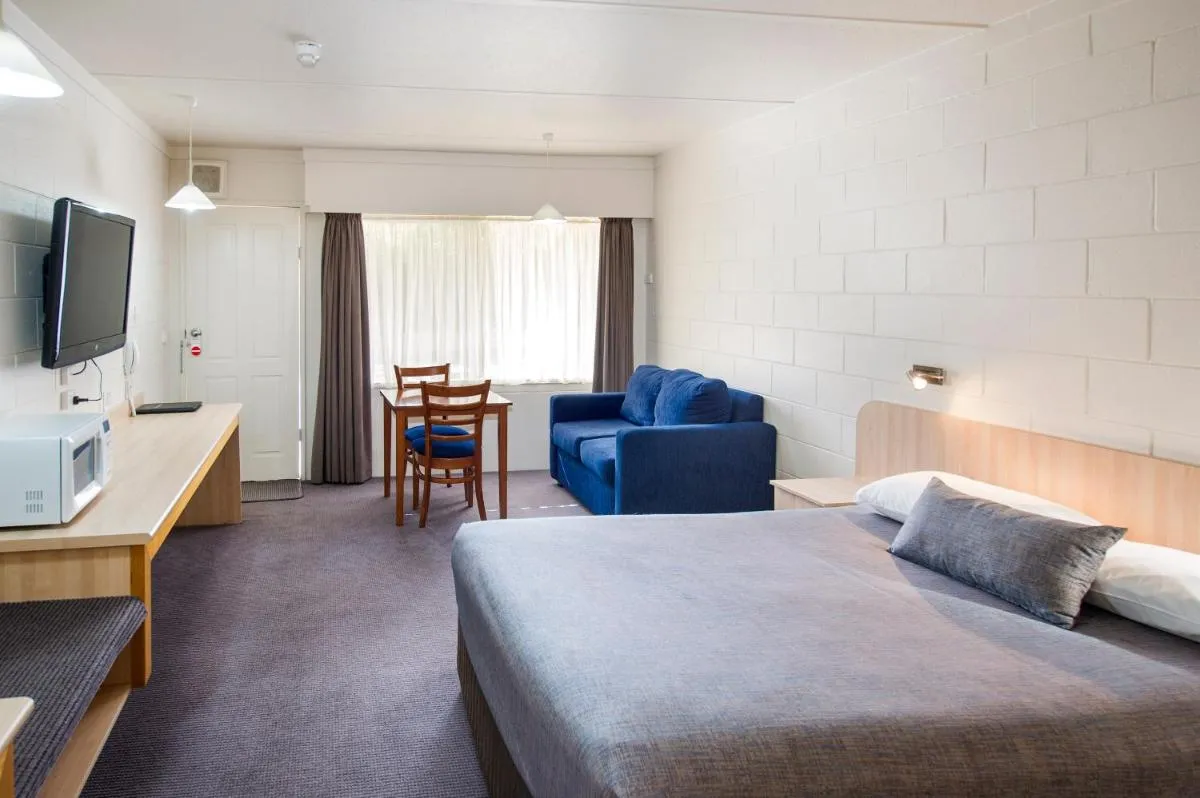 Box Hill Motel — 5