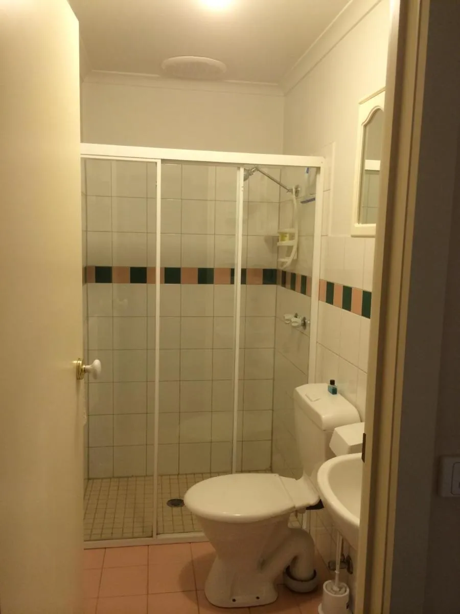 Box Hill Studio Apartment 2 — 4
