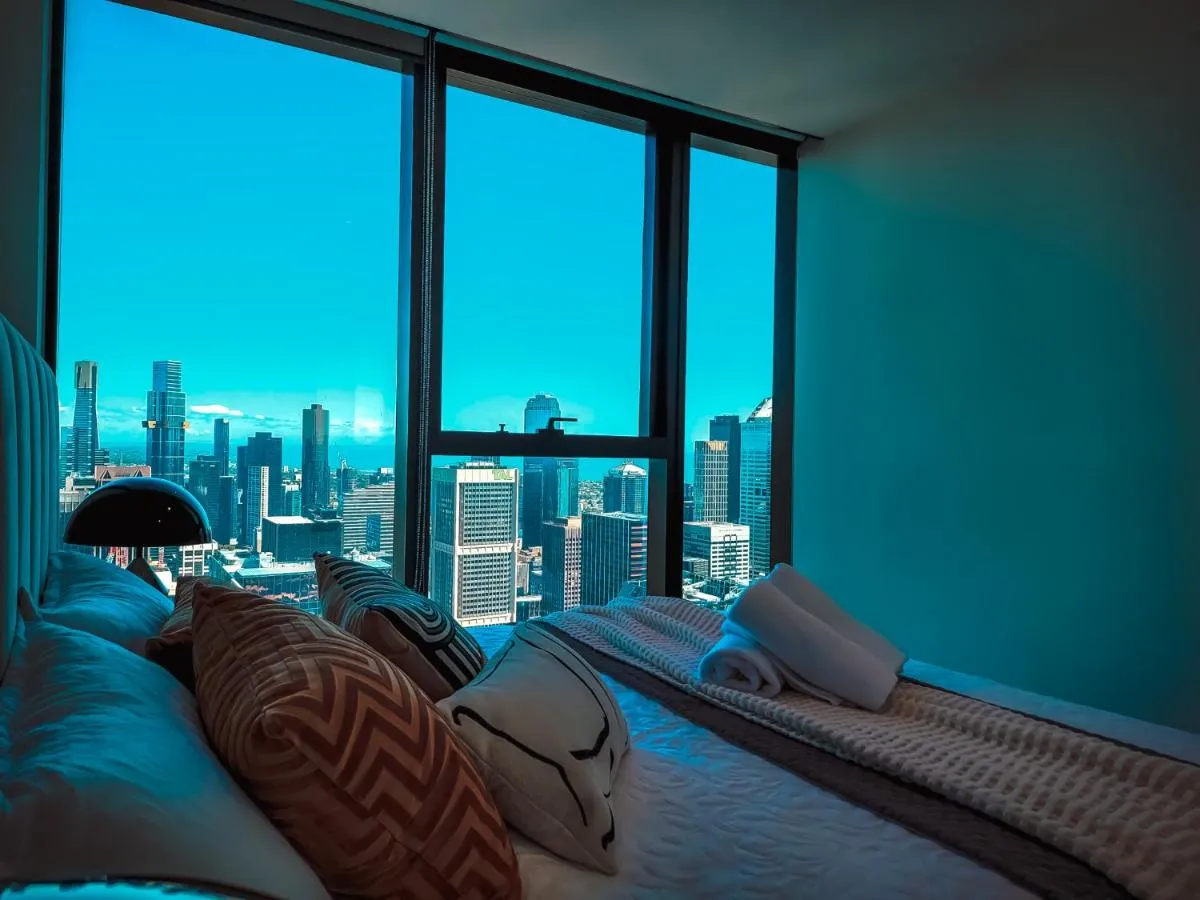 Brand new 2 bedrooms apartment in Melbourne CBD — 2