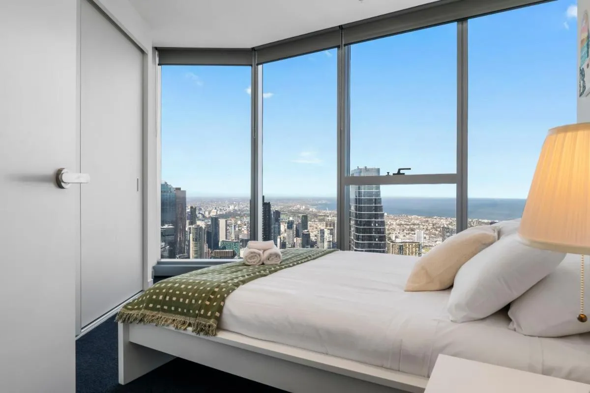 Breathtaking City and Bay Views Apt Best Location — 2