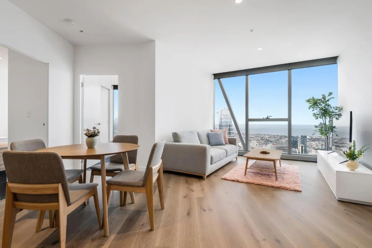 Breathtaking City and Bay Views Apt Best Location — 5