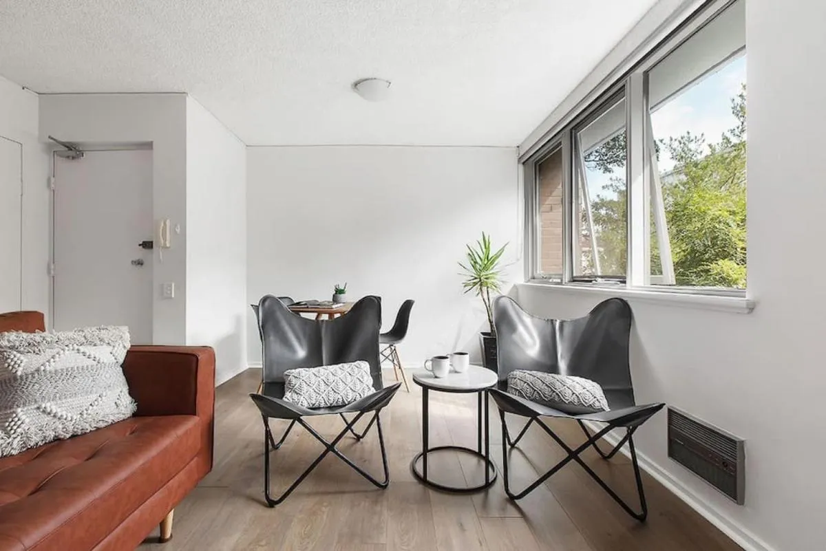 Bright, Stylist apartment in Richmond Terrace — 4