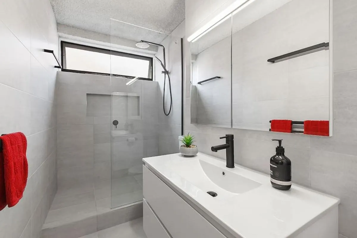 Bright, Stylist apartment in Richmond Terrace — 3