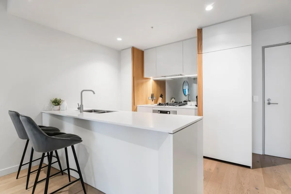 Bright and Stylish 1BR Apt w Balcony, Wi-Fi and Desk — 4