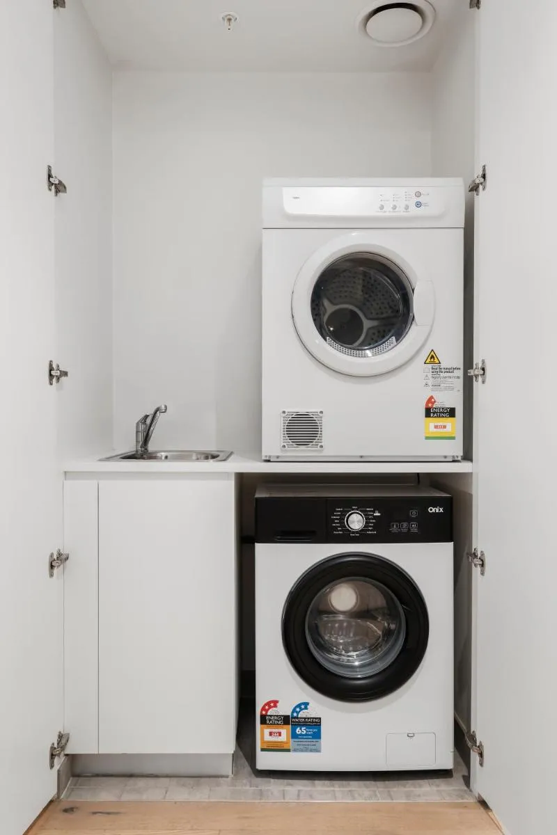 Bright and Stylish 1BR Apt w Balcony, Wi-Fi and Desk — 5