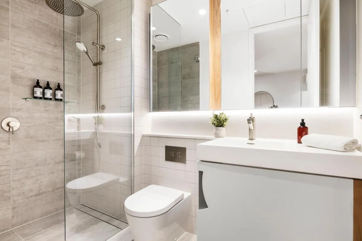 Bright and Stylish 1BR Apt w Balcony, Wi-Fi and Desk — 3
