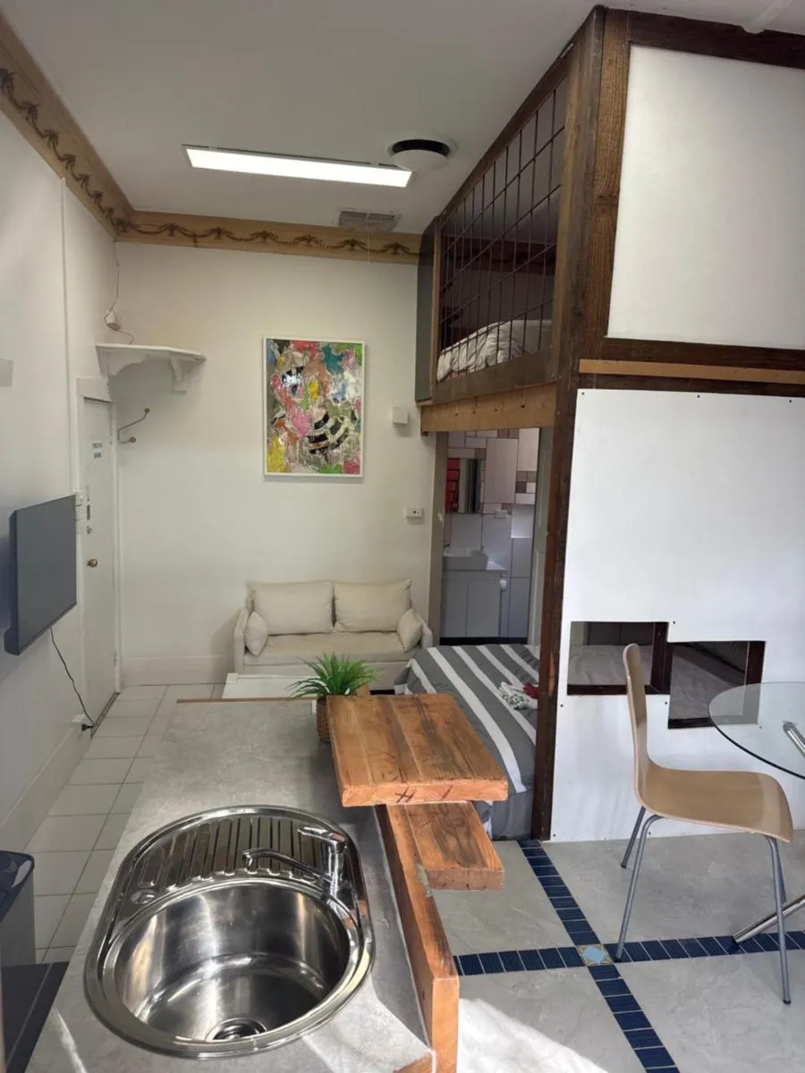 Brunswick Art House with parking — 4