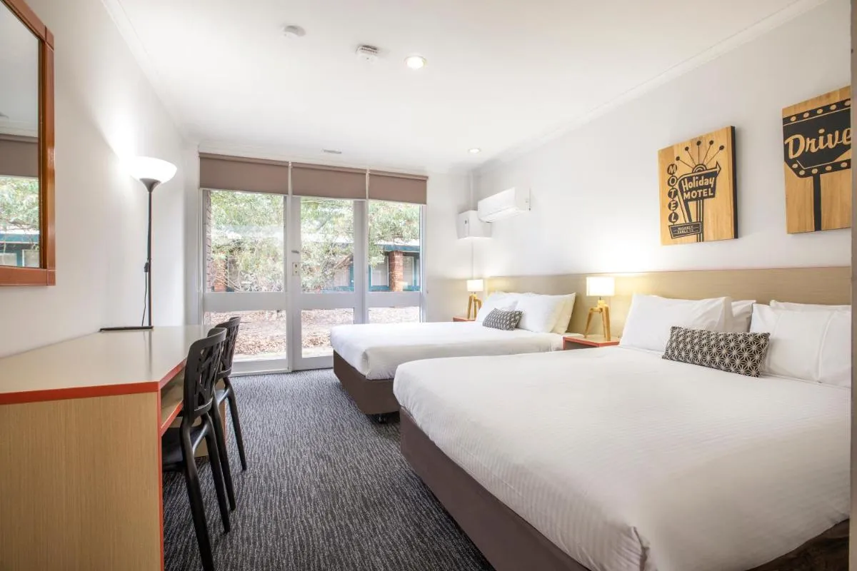 Burvale Hotel — 2