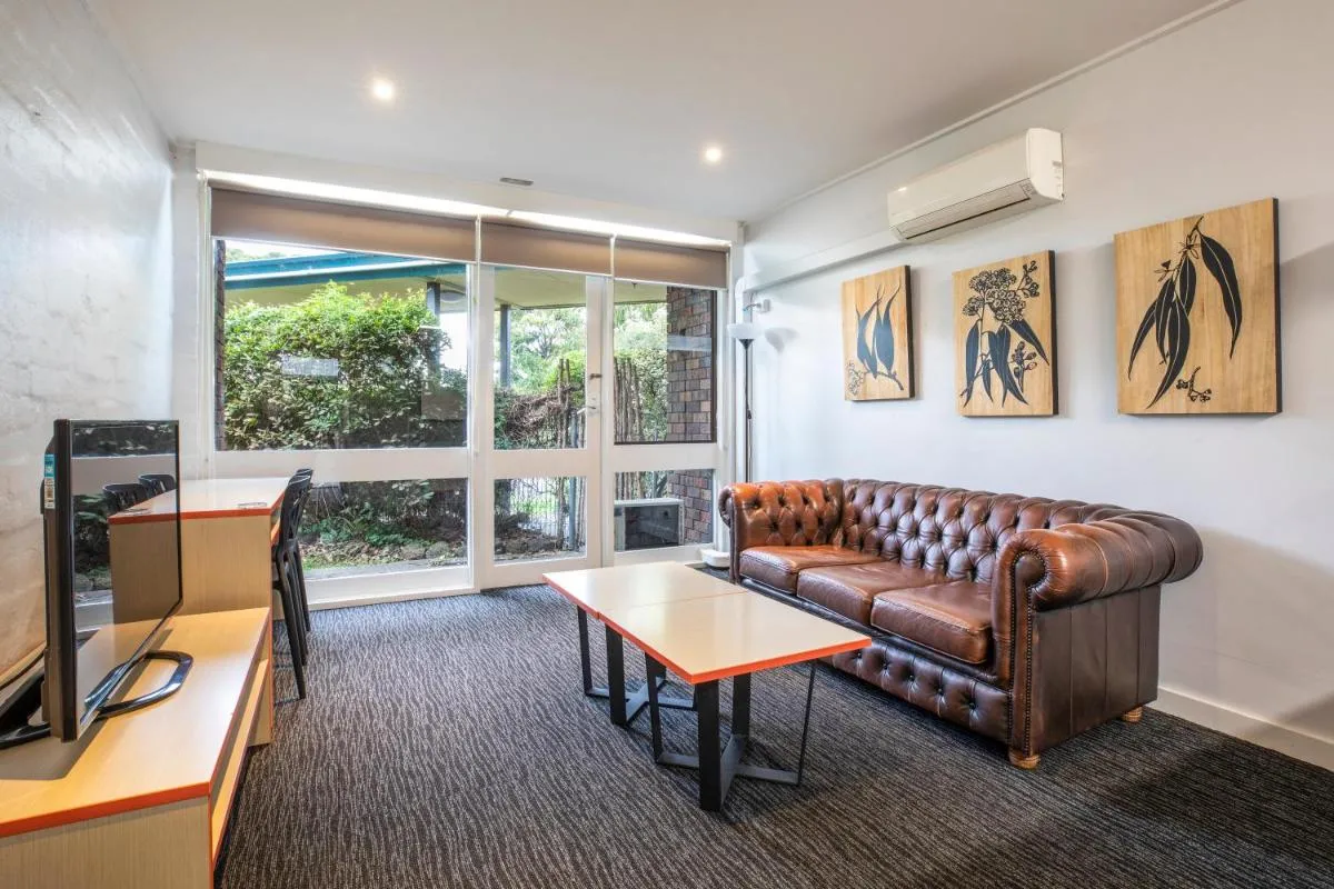 Burvale Hotel — 5
