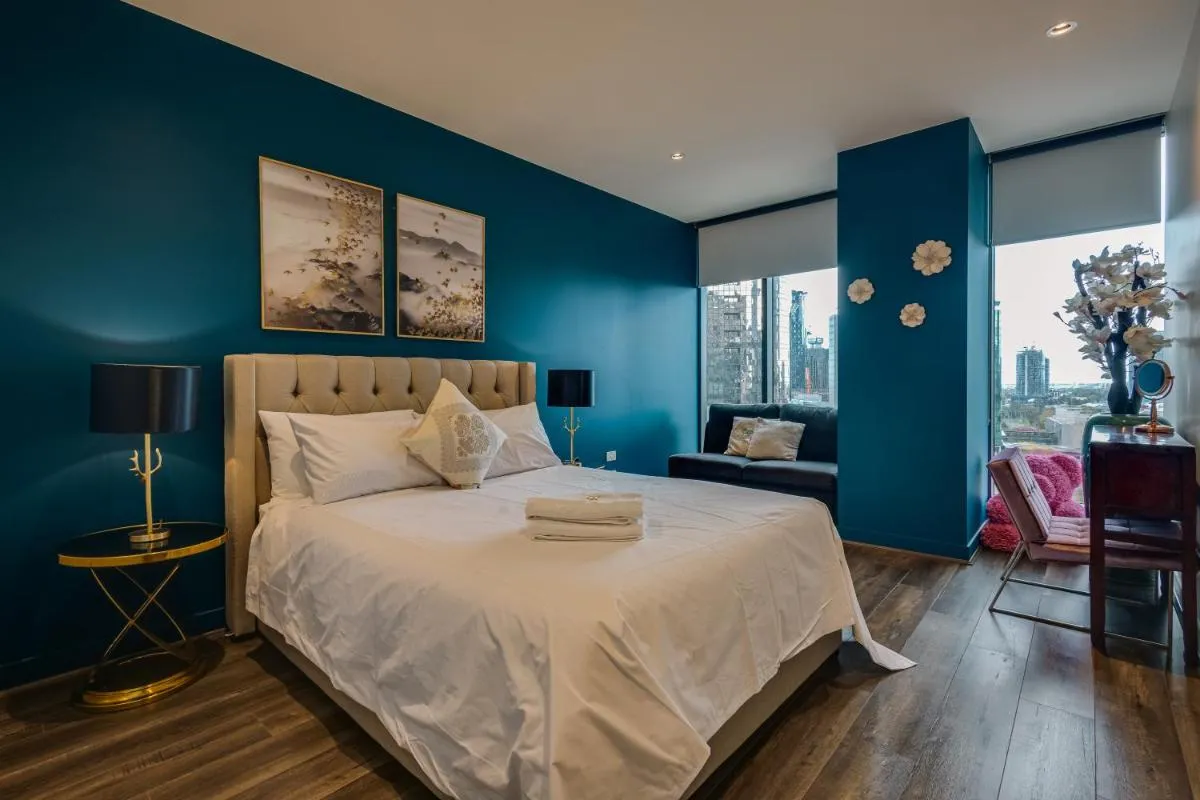 CBD 2BRM Apartment Yarra River Skyline View Free Parking — 2