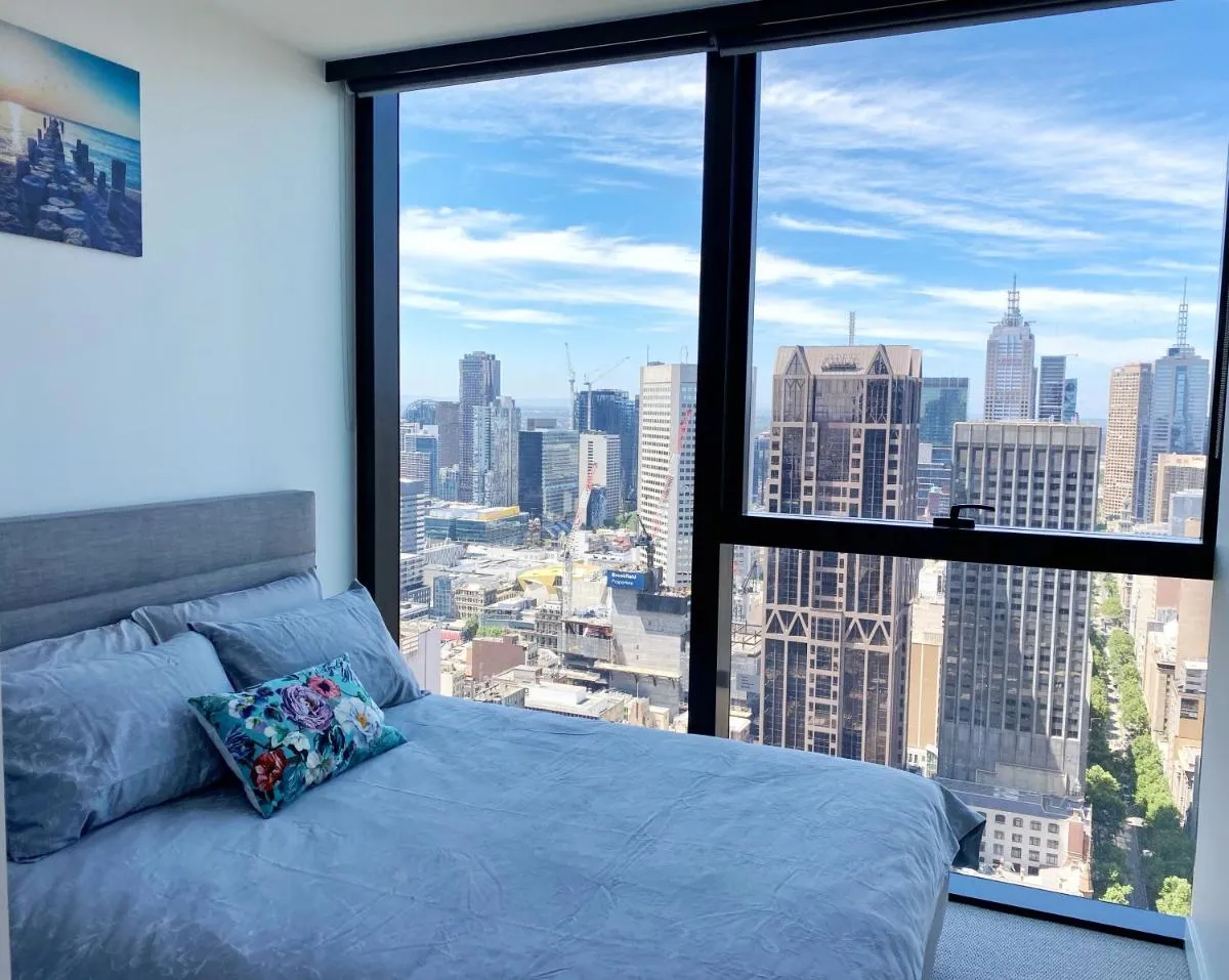 CBD Fabulous View 2BR high in the sky on Collins — 2