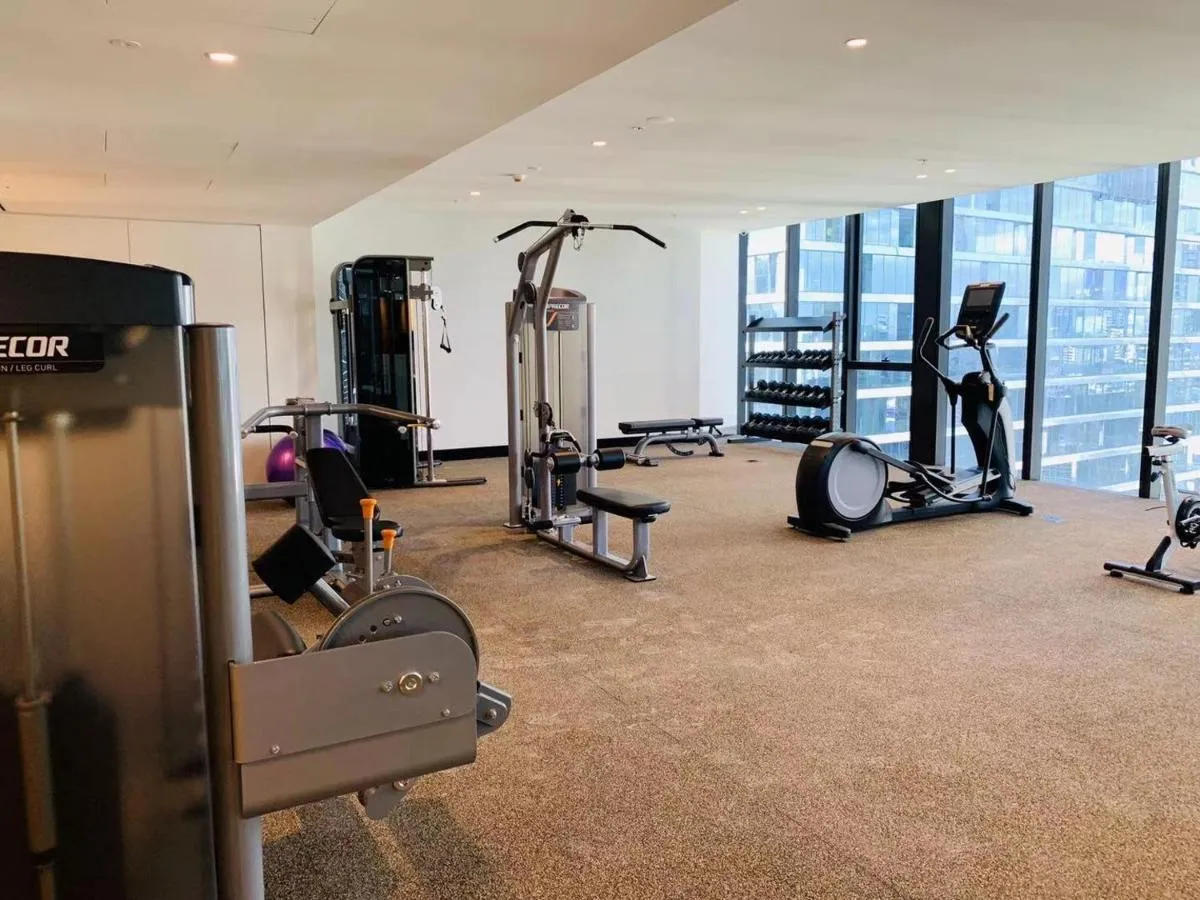 CBD Fabulous View 2BR high in the sky on Collins — 5