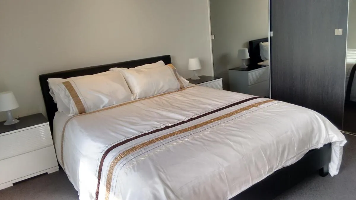 Camberwell Vacation Apartment — 2