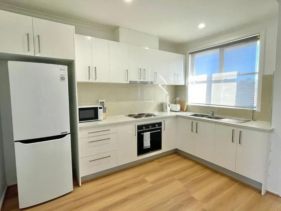 Central Apartment near Dandenong Hospital & Market — 4
