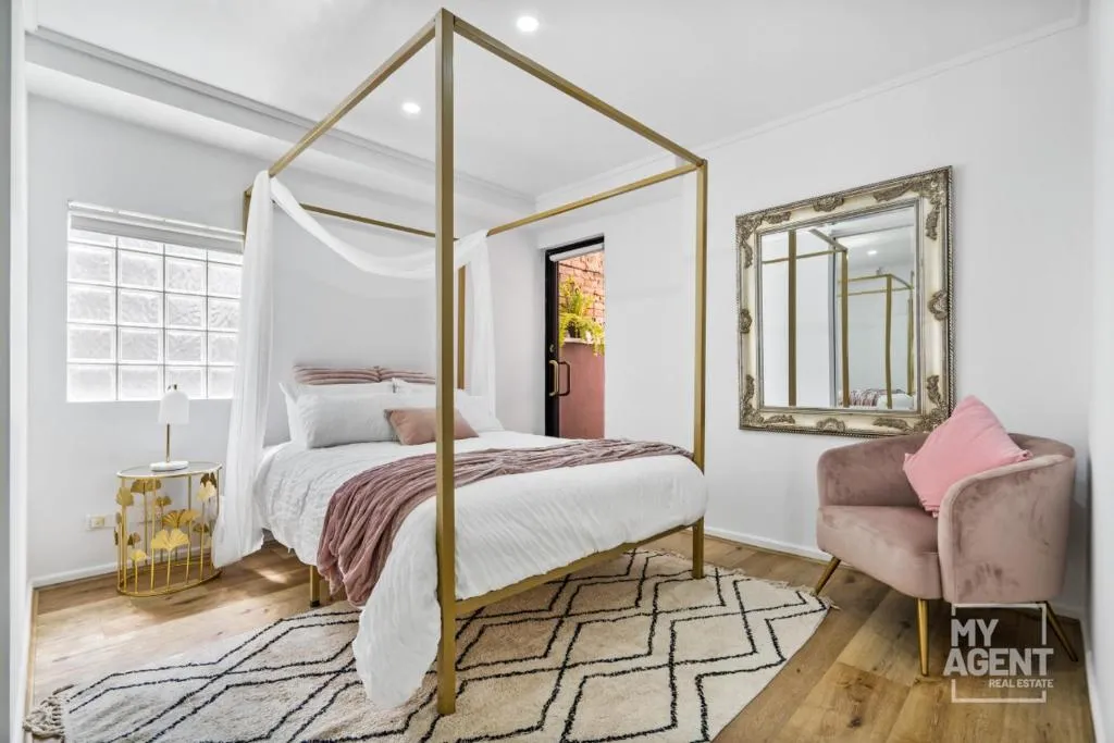 Central City Chic – sleeps 6, free parking