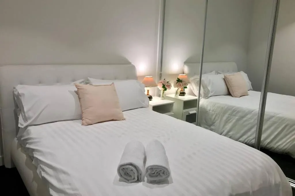 Central Haven – 2 min Melb Central – Iconic Views — 2