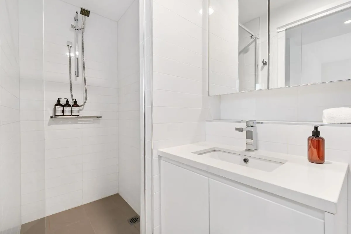 Central Southbank 2BR w Stunning Views and Balcony — 3