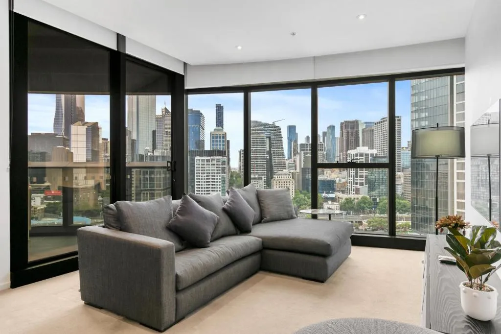 Central Southbank Apt w Stunning City Views & Pool