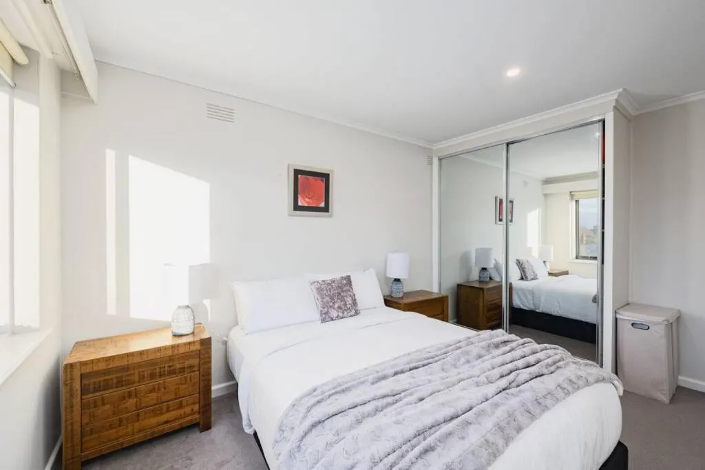 Central to Everything Spacious 1 Bedroom Apartment
