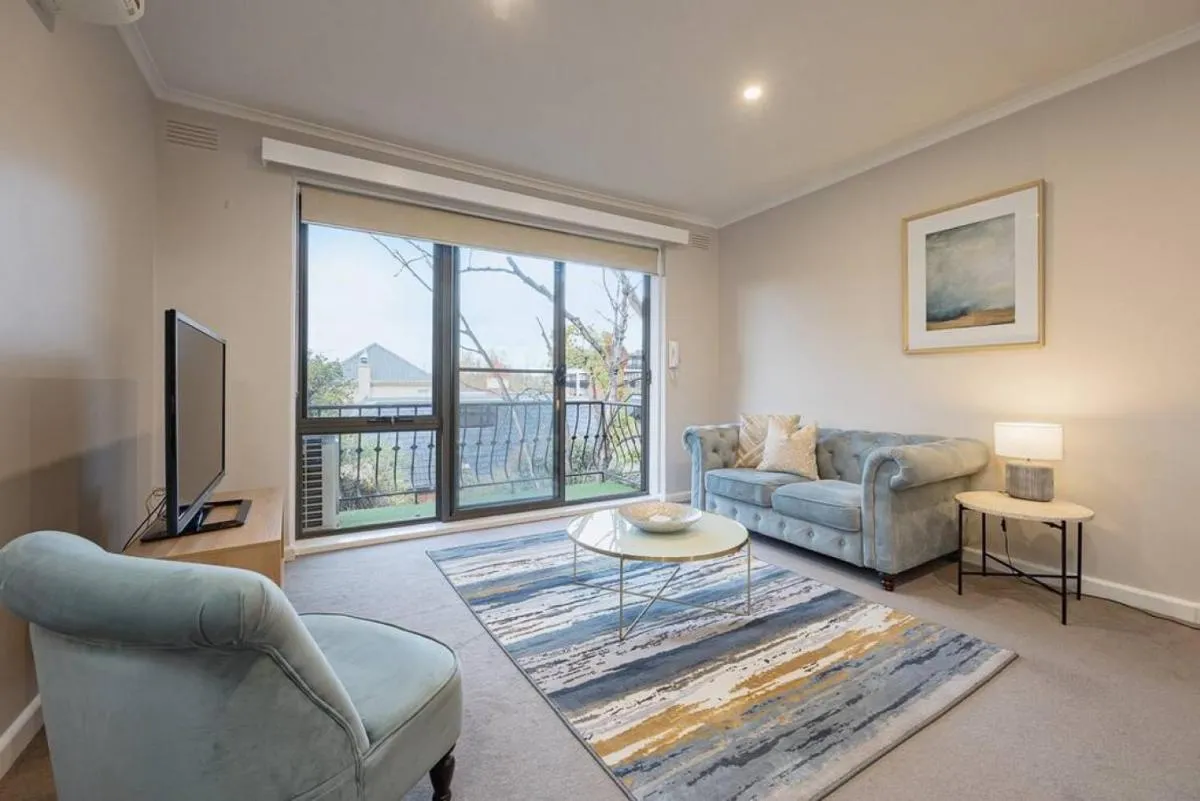 Central to Everything Spacious 1 Bedroom Apartment — 2