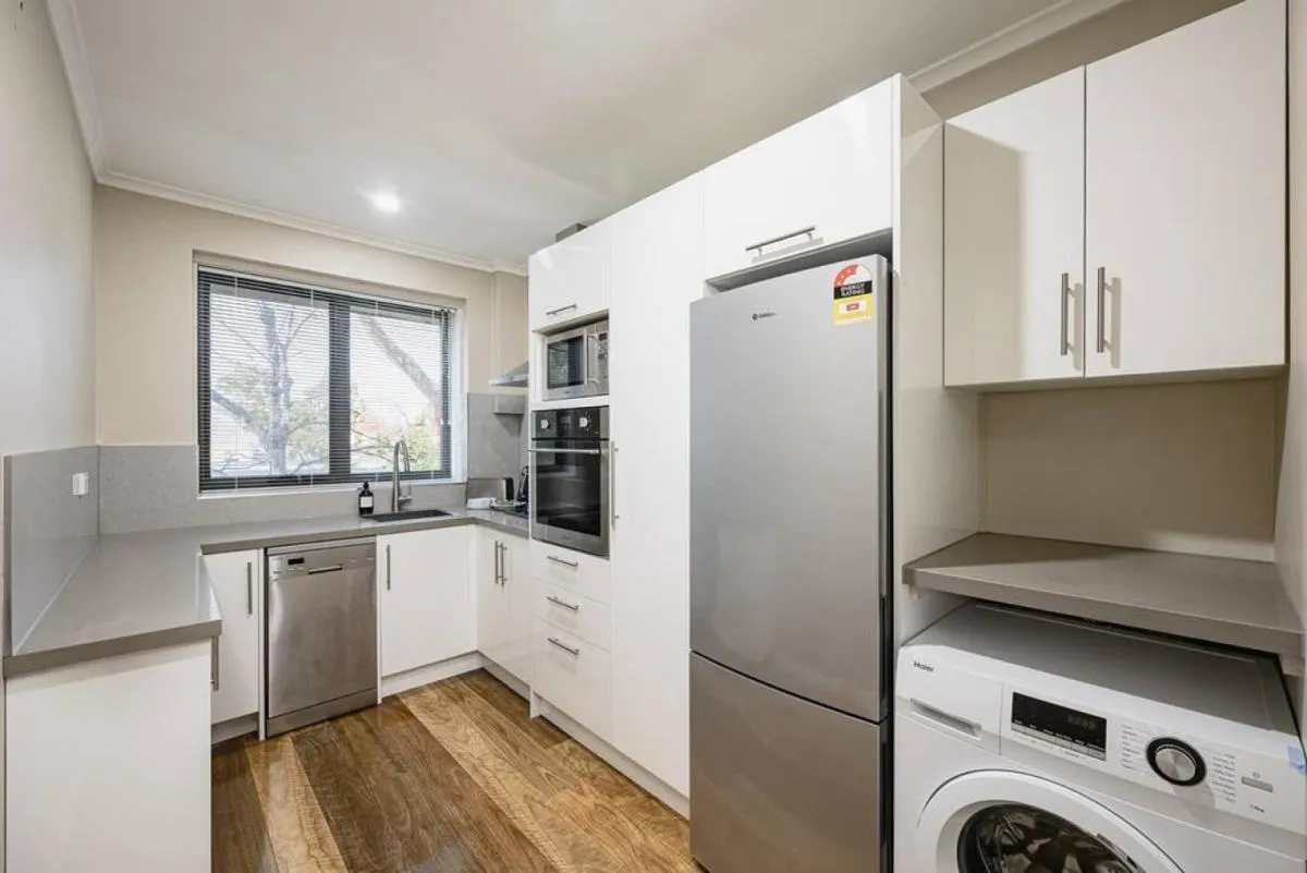 Central to Everything Spacious 1 Bedroom Apartment — 4