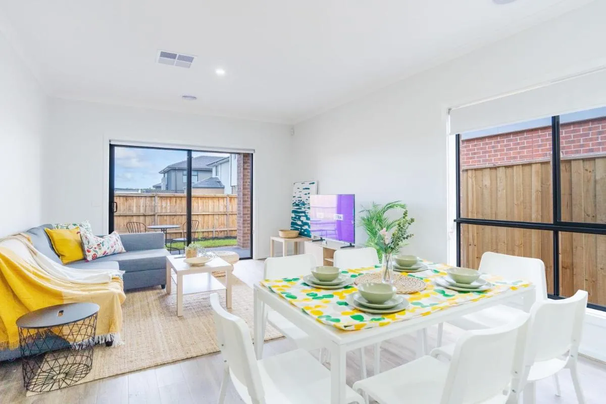 Charming 3BR Home with Study in Junction Village — 4