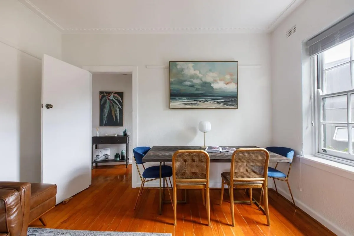 Charnwood Vintage – Effortless Elegance in St Kilda — 4