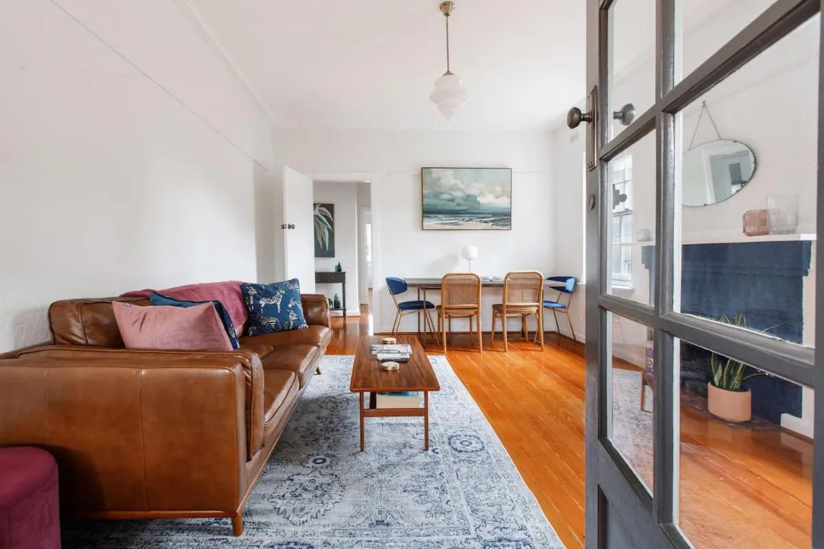 Charnwood Vintage – Effortless Elegance in St Kilda — 5