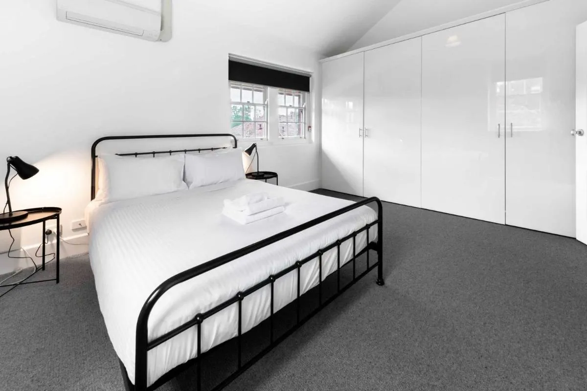 Chic 1BR Apartment in Peaceful Parkville — 2