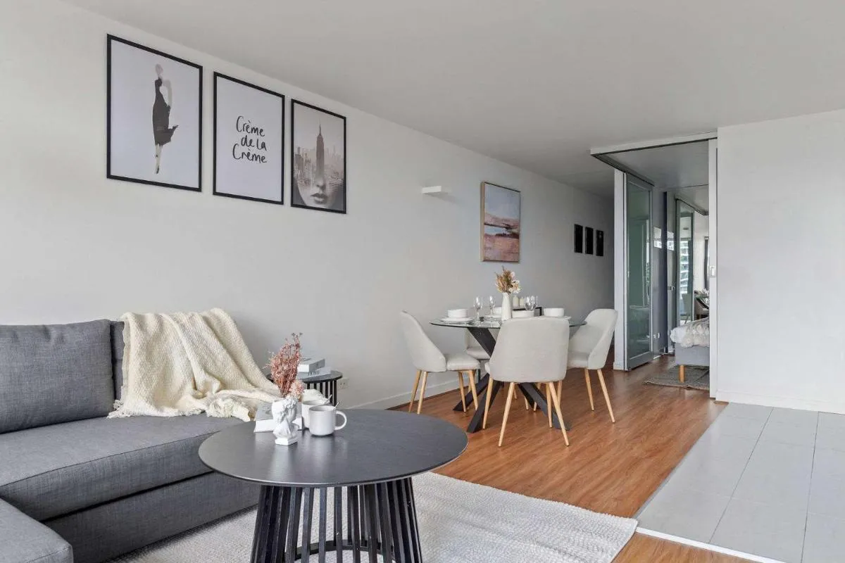 Chic Apartment by Southern Cross FREE Parking — 4