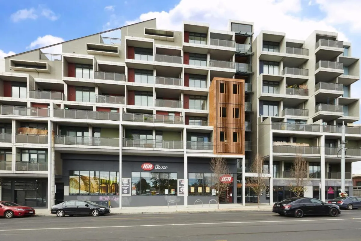 Chic Coburg Haven Modern 1 Bed Apartment — 2