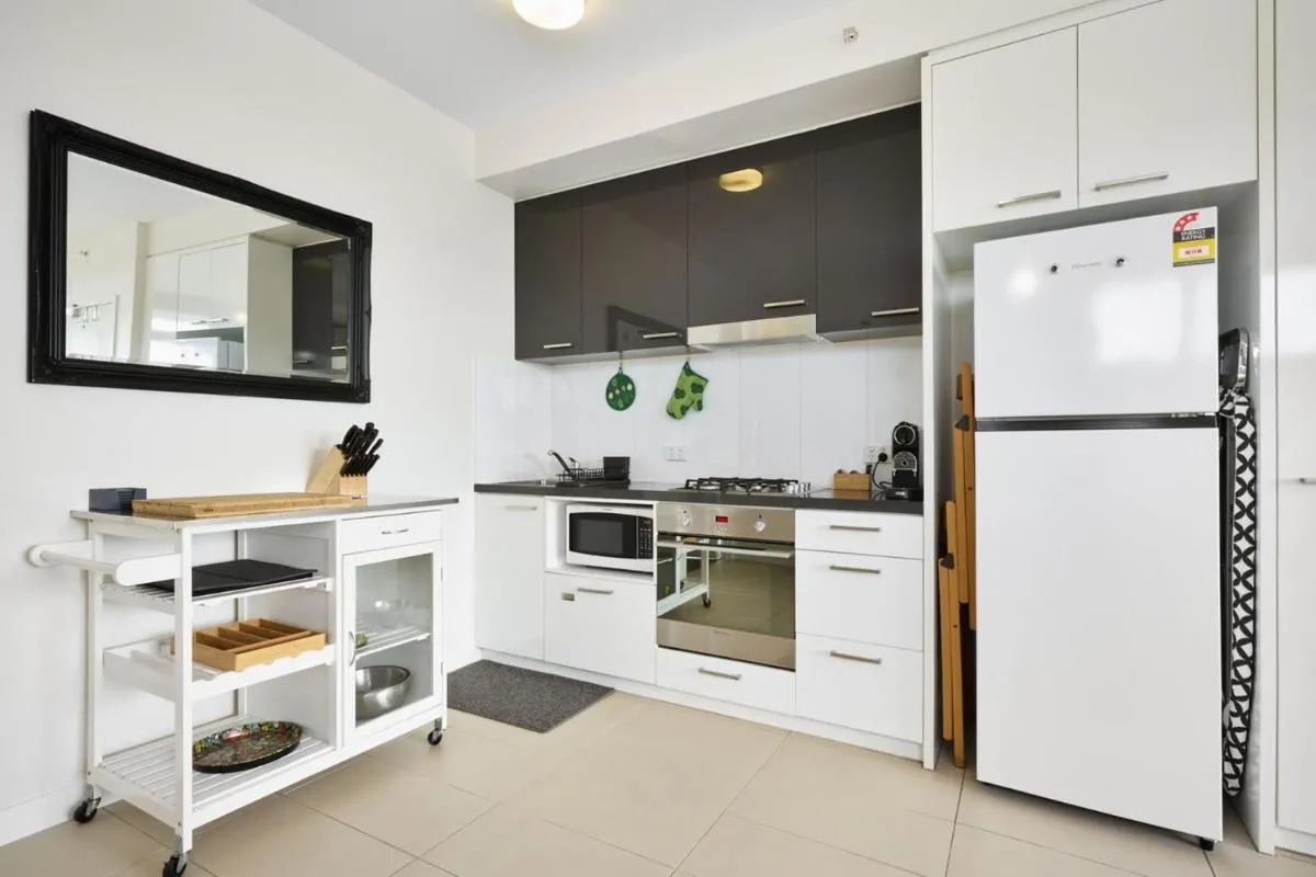 Chic Coburg Haven Modern 1 Bed Apartment — 3