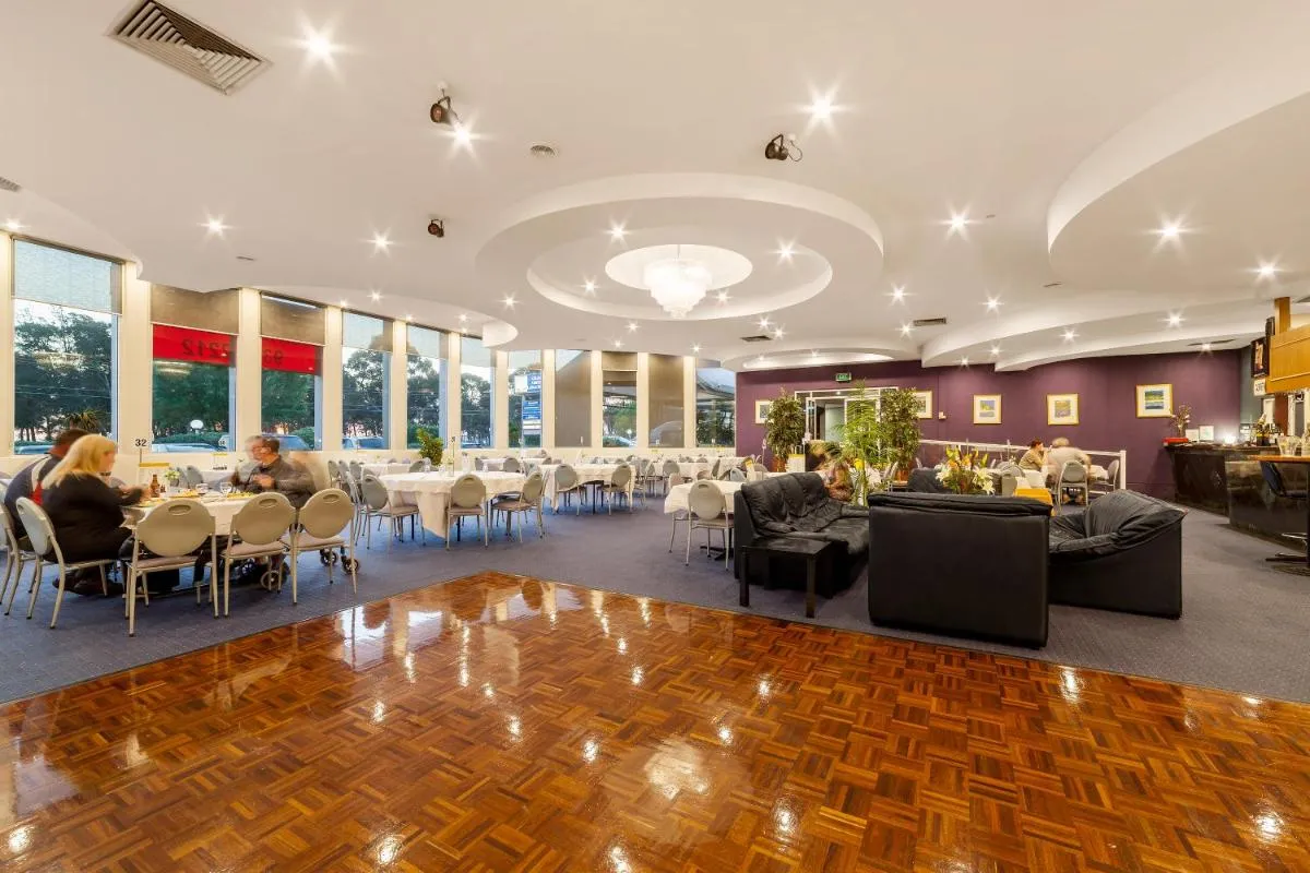 Ciloms Airport Lodge — 5