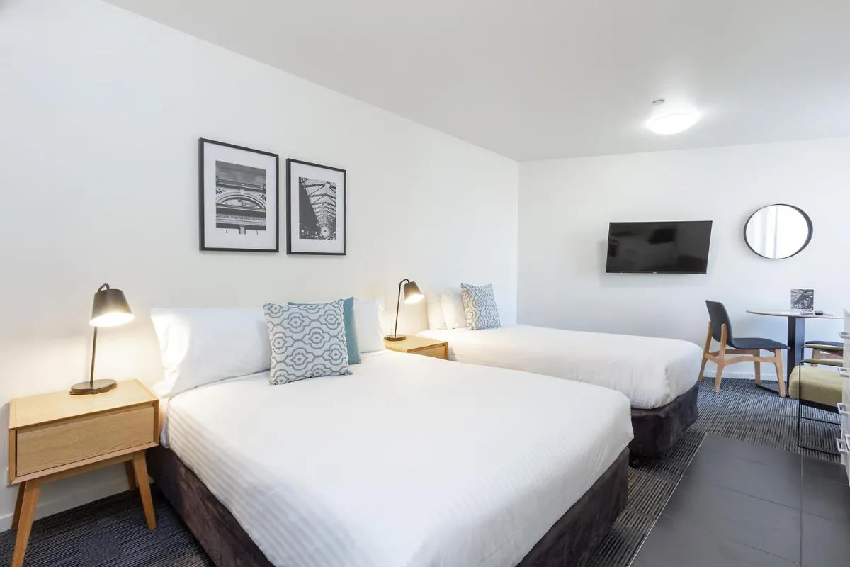 City Edge North Melbourne Apartment Hotel — 2