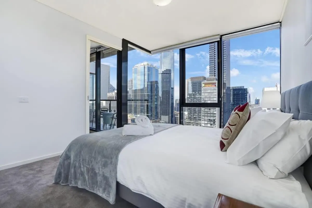 City Point – Luxury Apt with parking pool tennis — 2