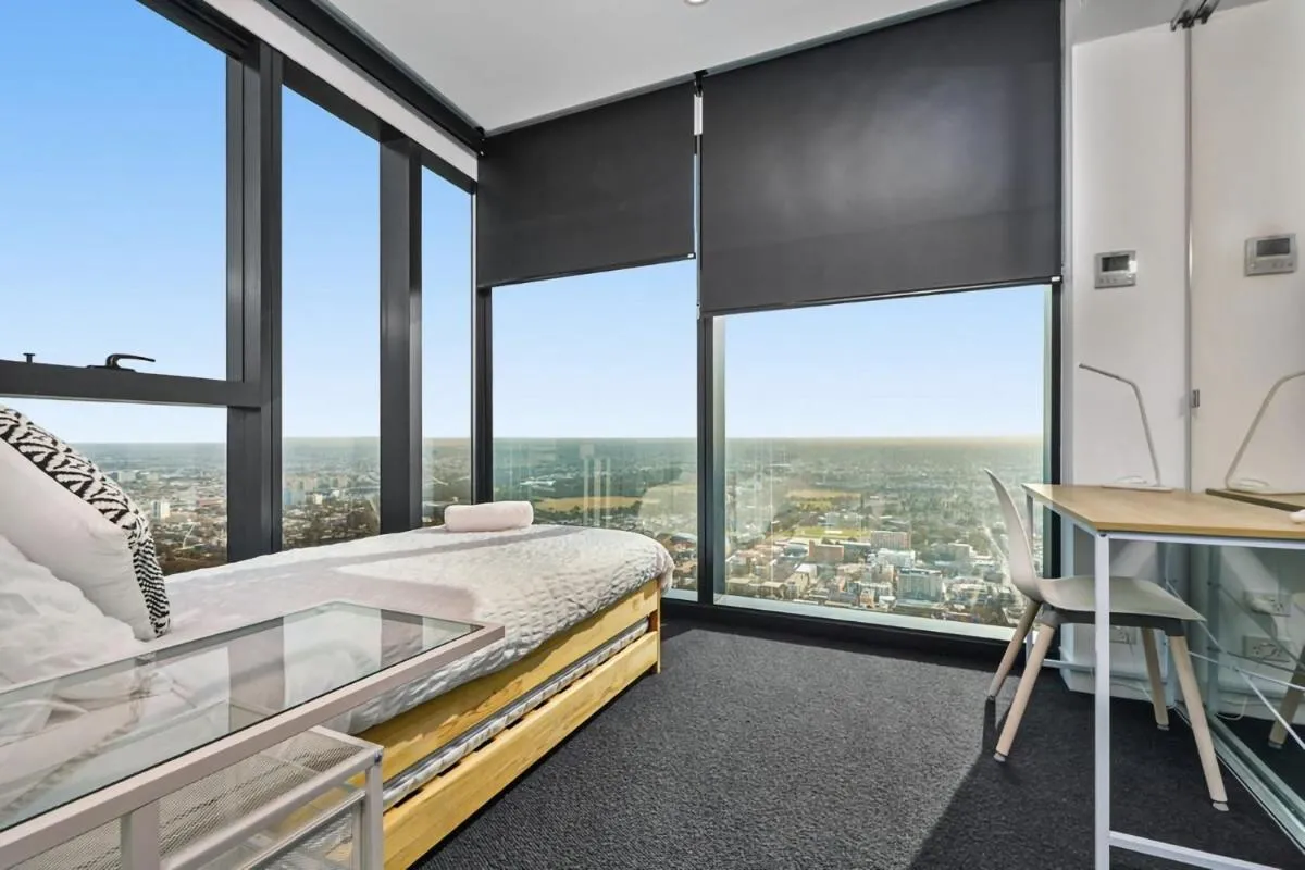City Views 2BR Gem Near Queen Vic — 3