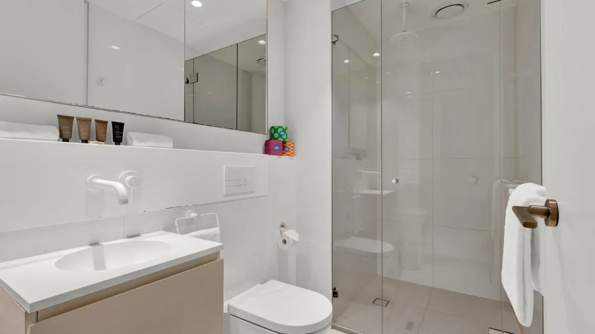 Claremont Suite 1008 — 3