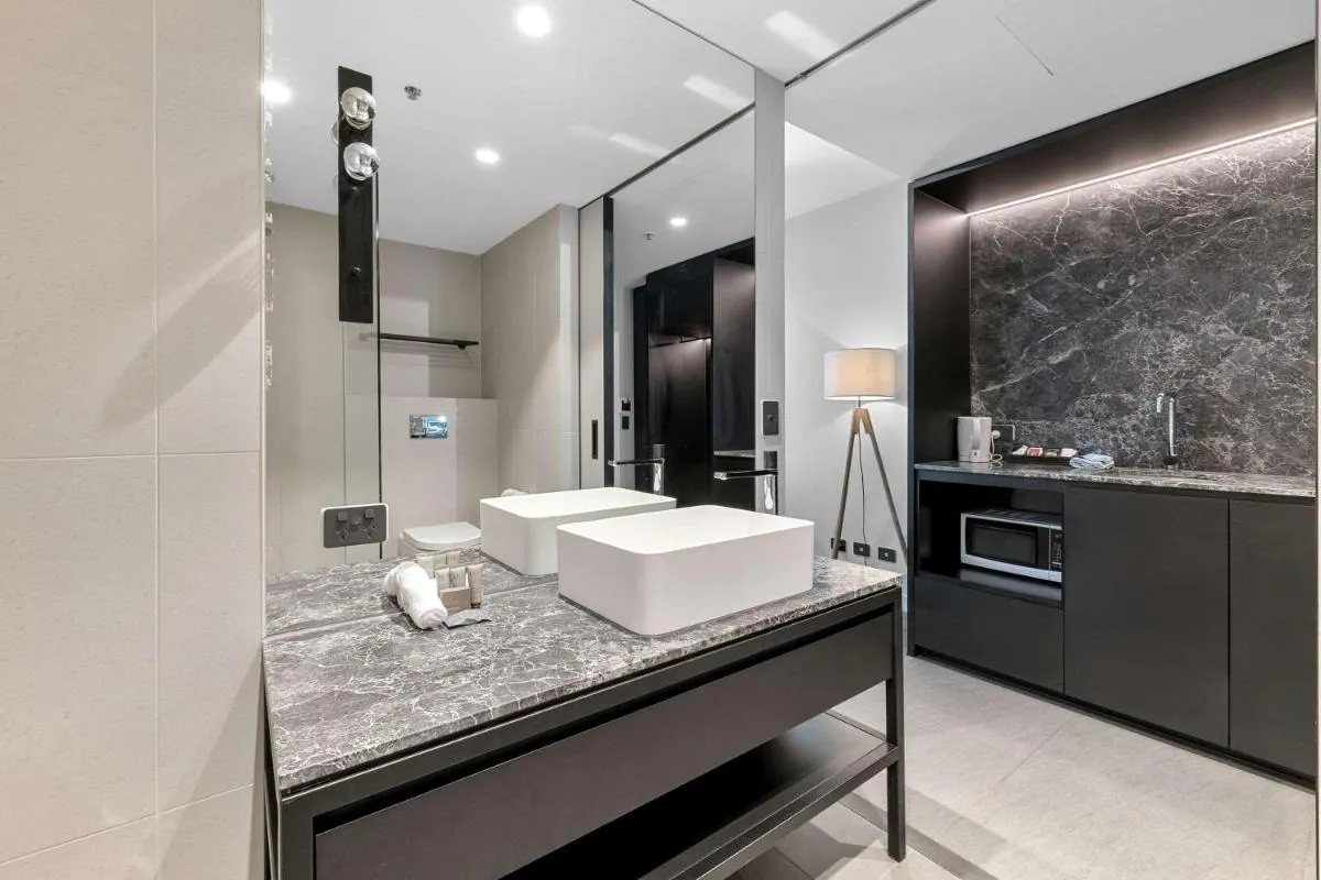 Clarion Apartments South Melbourne — 3