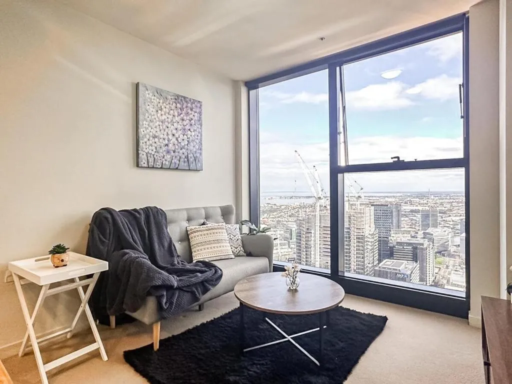 Collins Night View 1br Apt In Melbournegym
