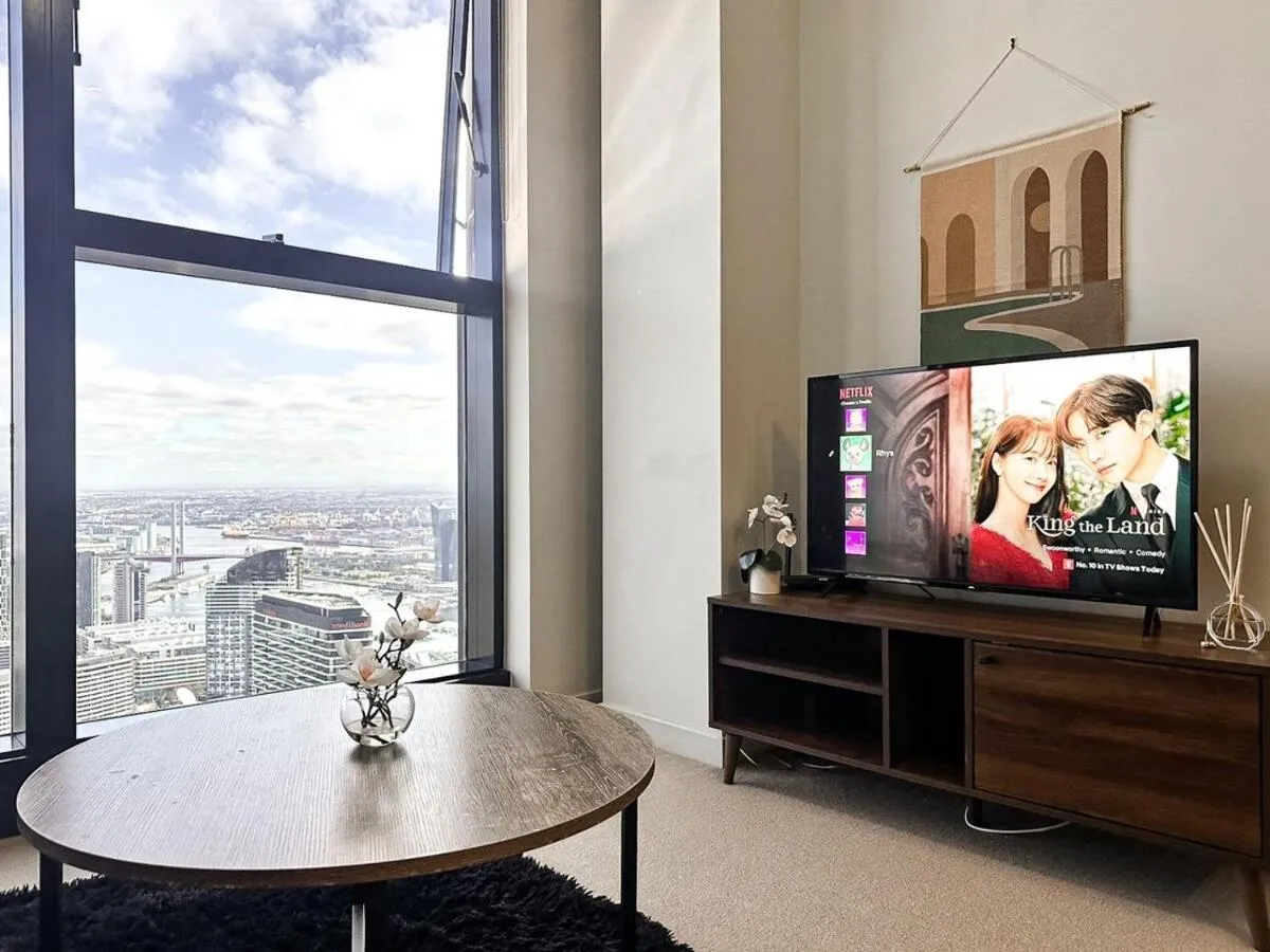 Collins Night View 1br Apt In Melbournegym — 5