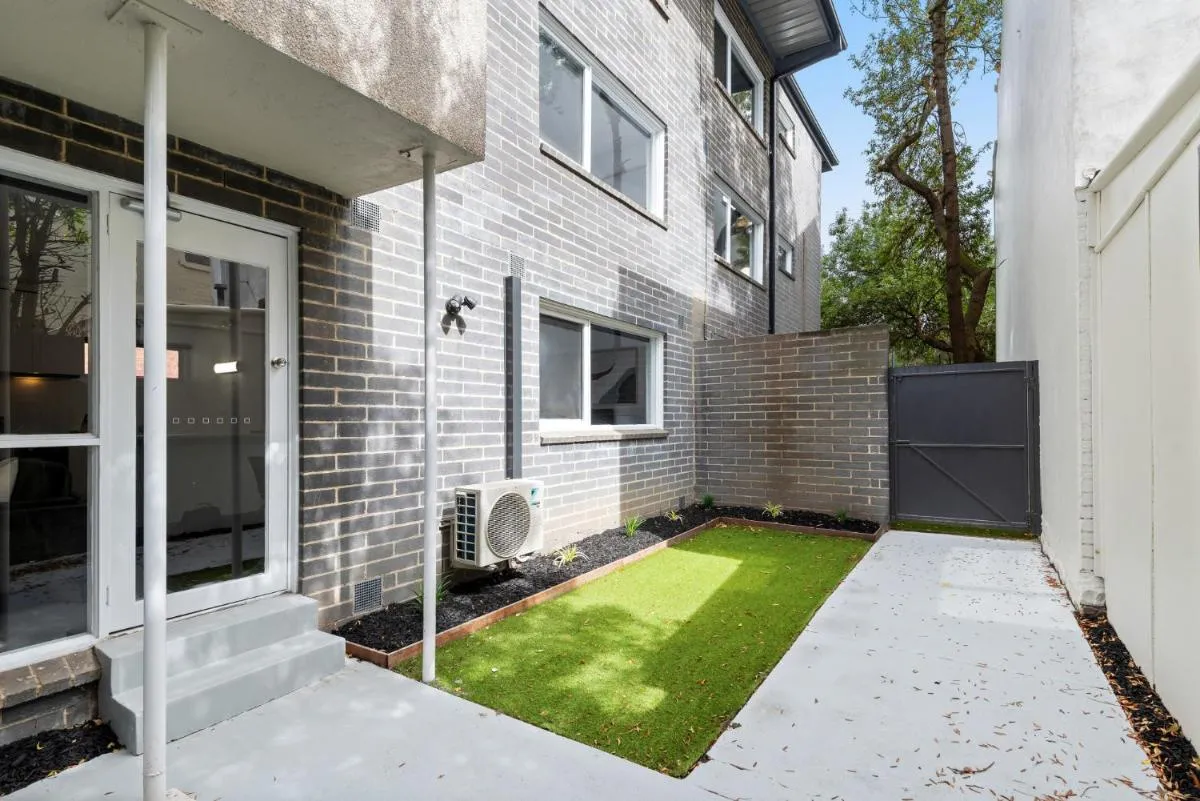 Comfortable 1-Bed Unit with Private Courtyard — 4