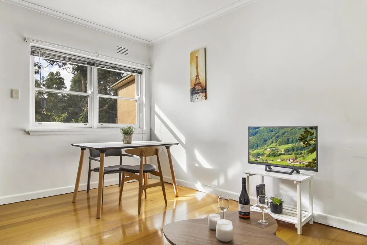 Comfy One-Bedroom Unit Between City and Airport — 4
