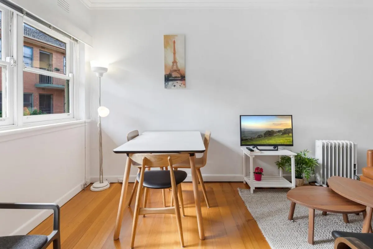 Comfy One-Bedroom Unit Between City and Airport — 5