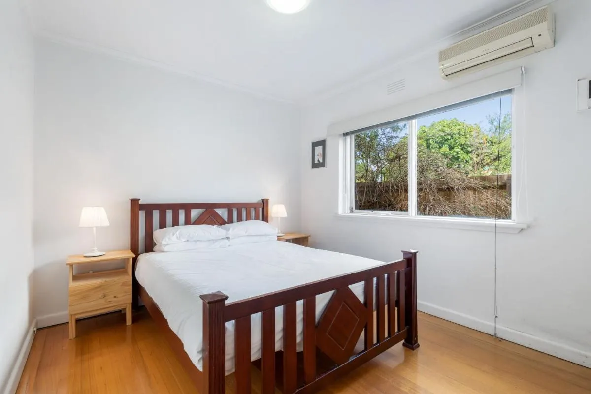 Comfy One-Bedroom Unit Between City and Airport — 2